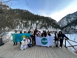Almaty : Excursion d'une journée aux lacs Kolsai-Kaindy et aux canyons de Charyn