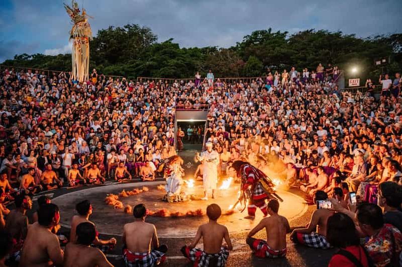 Bali : Plage de Padang, danse du feu d'Uluwatu Kecak et visite de Suluban