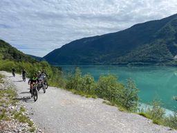 E-BIKE EASY TOUR de Molveno et des lacs de Nembia