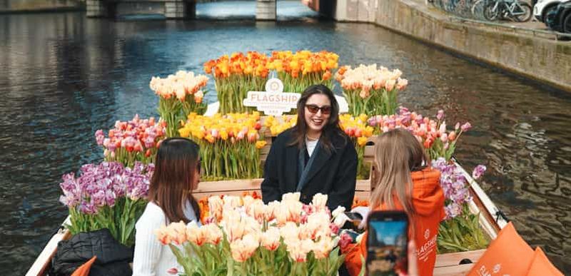 Amsterdam : Premium Tulip Boat Canal Tour