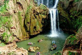 Marrakech : Excursion guidée d'une journée aux cascades d'Ouzoud avec tour en bateau