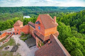 Au départ de Riga : visite de Cēsis, Sigulda et du château de Turaida