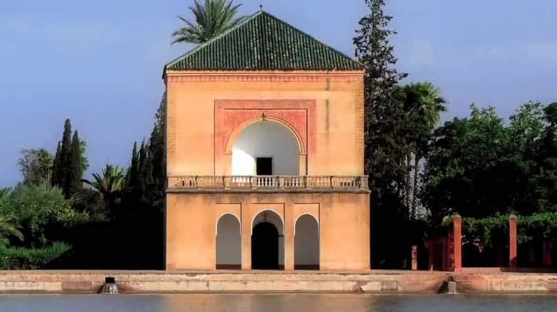 Marrakech : Menara, visite des jardins secrets avec promenade à dos de chameau