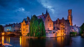 Depuis Amsterdam : excursion d'une journée à Bruges en anglais avec option bateau