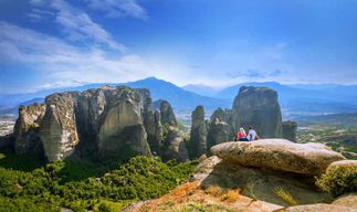 Athènes : Excursion d'une journée complète à Meteora avec un guide de la région et un déjeuner grec