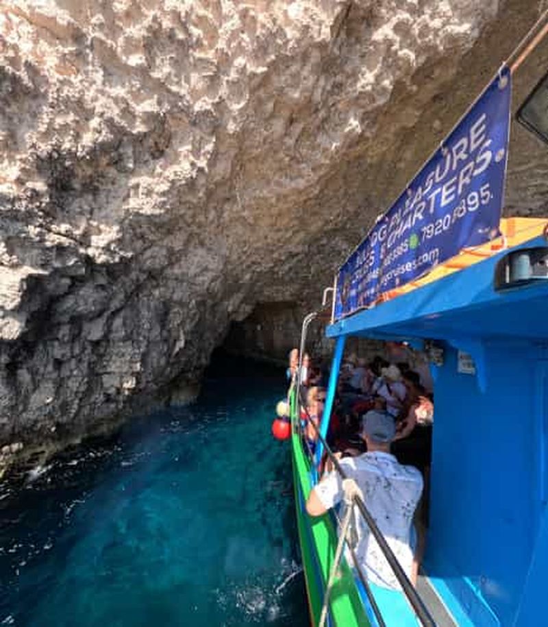 Comino : tour en bateau privé avec activités de snorkeling et grottes