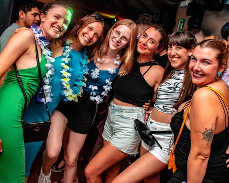 Madrid : Visite guidée à pied, enterrement de vie de garçon/jeune fille avec boissons et spectacle