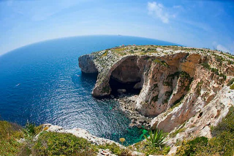 Grotte bleue et marché du dimanche au village de pêche de Marsaxlokk