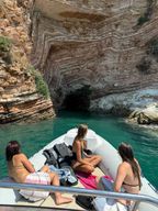 Ksamil : Excursion en bateau rapide à la plage de Pulebardha et à la grotte de Pigeon.