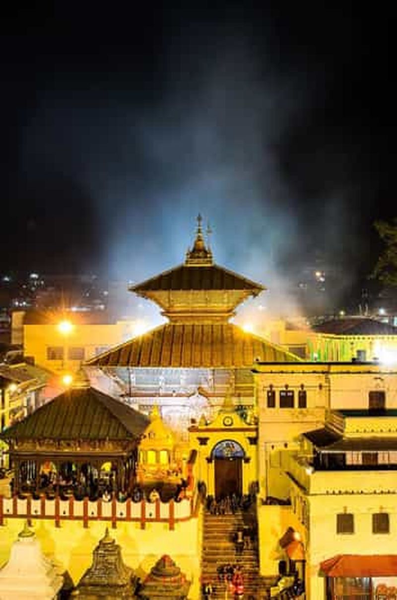 Pashupatinath sacré : Aarati, rites de crémation et stupa de Boudha