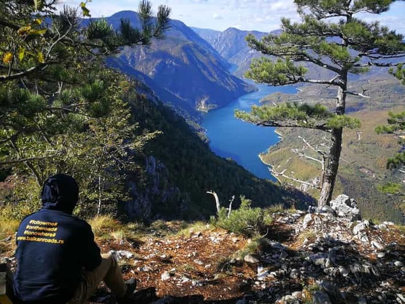 De Belgrade : Parc national de Tara, rivière Drina et maison sur la Drina