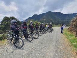 La Paz : Visite guidée de la route de la mort en VTT avec déjeuner