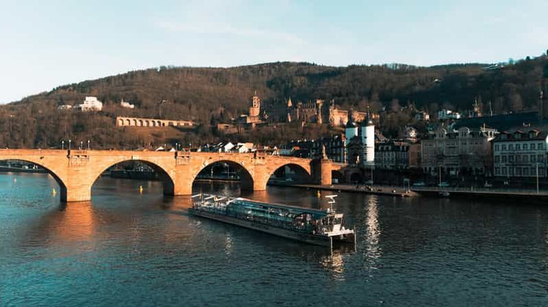 Heidelberg : Green-City-Tour avec le bateau solaire Neckarsonne