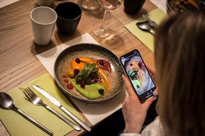 Prague : savourez un dîner de 10 plats dans la cuisine du chef