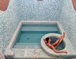 Tbilissi : rituel de bain de soufre de luxe avec prise en charge et vin