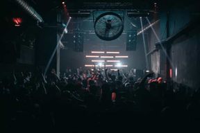 Rome : Expérience VIP de la vie nocturne avec Open Bar et visite en bus