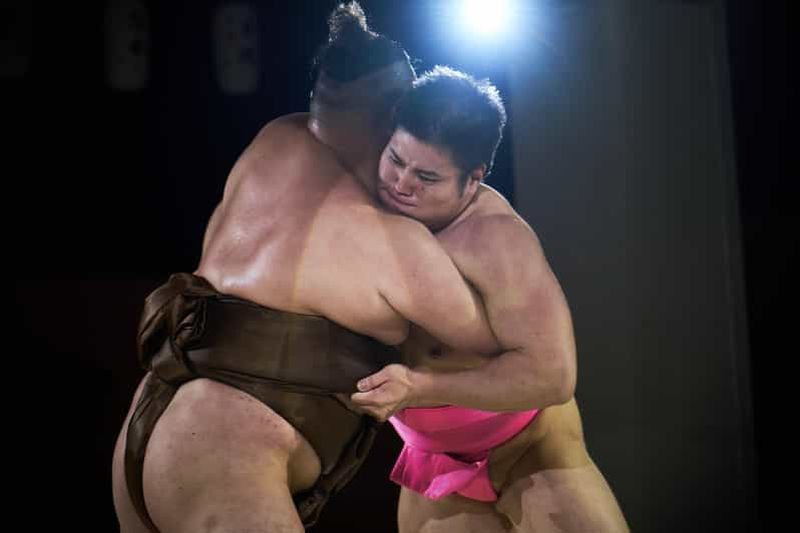 Sumo à Osaka : spectacle, entraînement, combat de rikishi et chankonabe