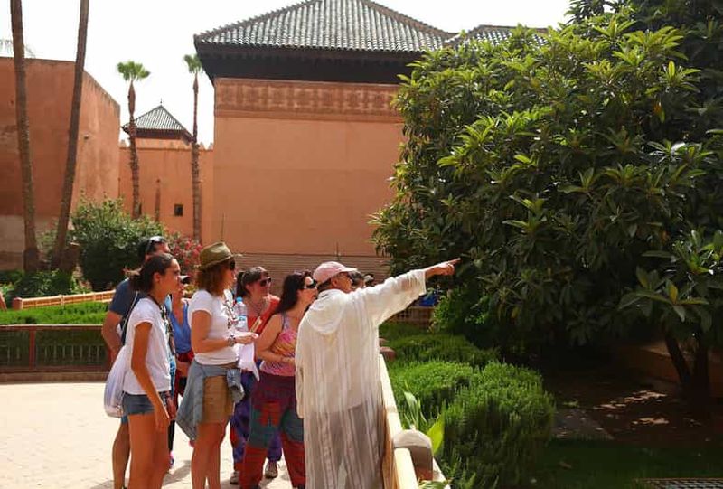Marrakech : visite guidée du palais Bahia, des tombeaux saadiens et de la médina