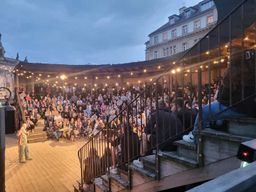 Berlin : Monbijou Comedy Open Air Theatre Show