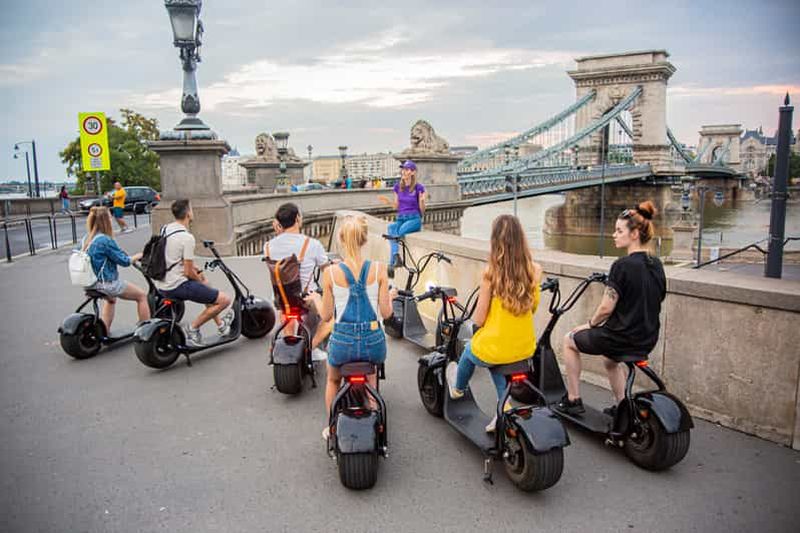 Budapest : visite des principaux sites en trottinette électrique avec le bastion des pêcheurs