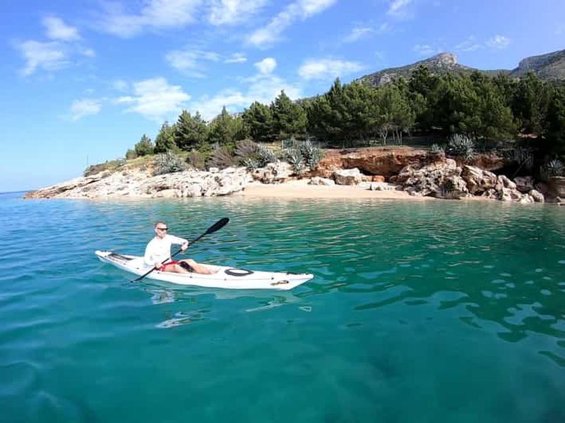 Bol : excursion en kayak à la plage de Zlatni Rat avec plongée avec tuba