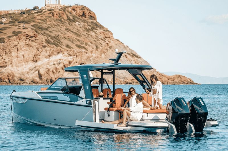 Croisière privée au coucher du soleil à Klima avec collations et boissons