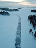 Au départ de Saariselkä : patinage sur le lac gelé d'Inari