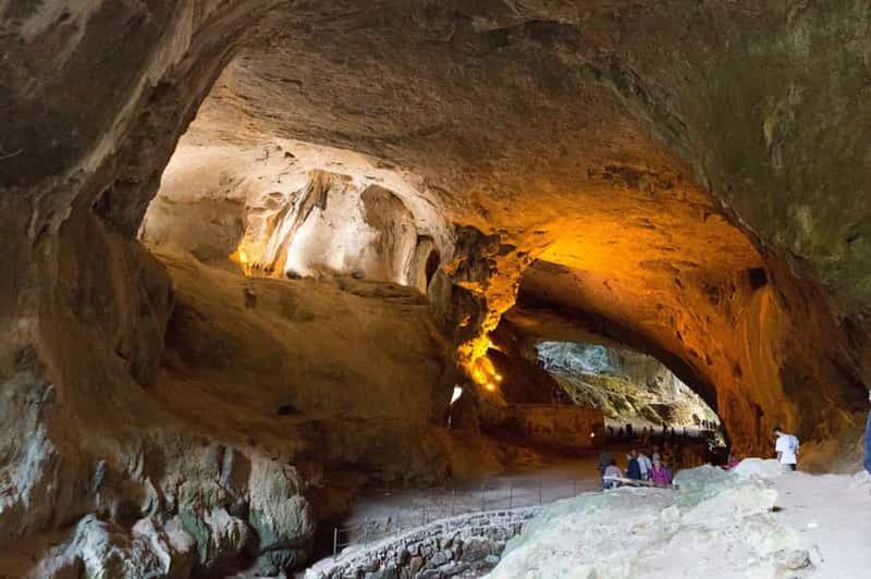 Visite de la vallée de Baztan et des grottes de Zugarramurdi