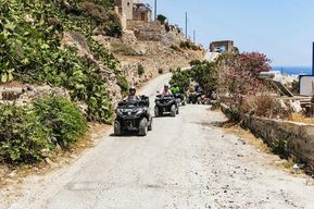 Santorin : excursion en quad avec déjeuner et prise en charge