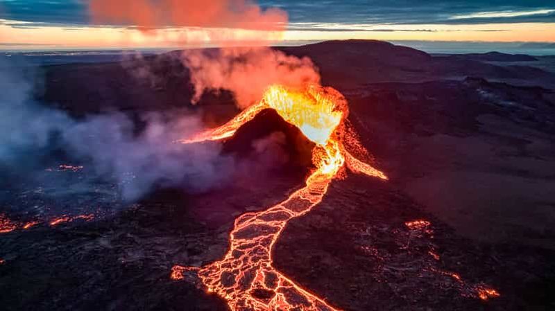 Depuis Reykjavik : Excursion en hélicoptère dans la Nouvelle Région Volcanique
