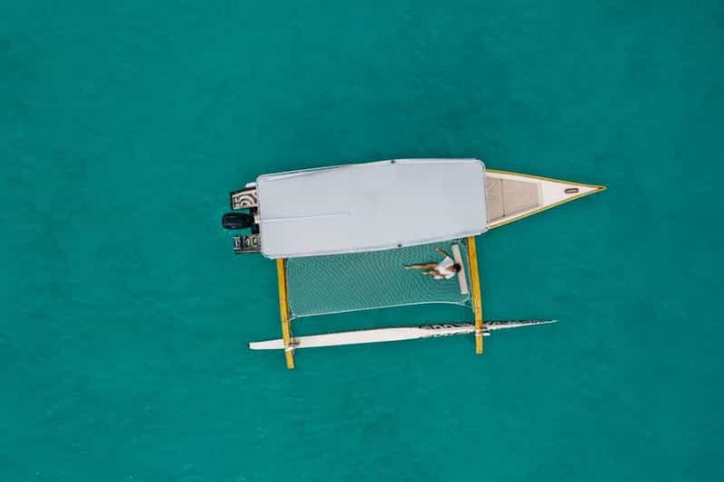 Bora Bora : Journée Complète en Pirogue Traditionnelle dans le Lagon