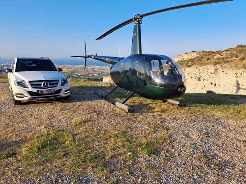 Santorin : vol touristique en hélicoptère au-dessus de la caldeira