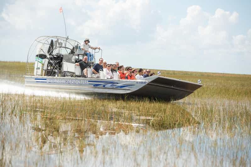 Everglades : Sawgrass Park Day Time Airboat Tour & Exhibits (en anglais)