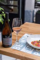 Accord mets et vins au bar à vins Psyche, près de Syntagma