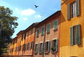 Petit-déjeuner italien authentique sur la Piazza Maggiore !