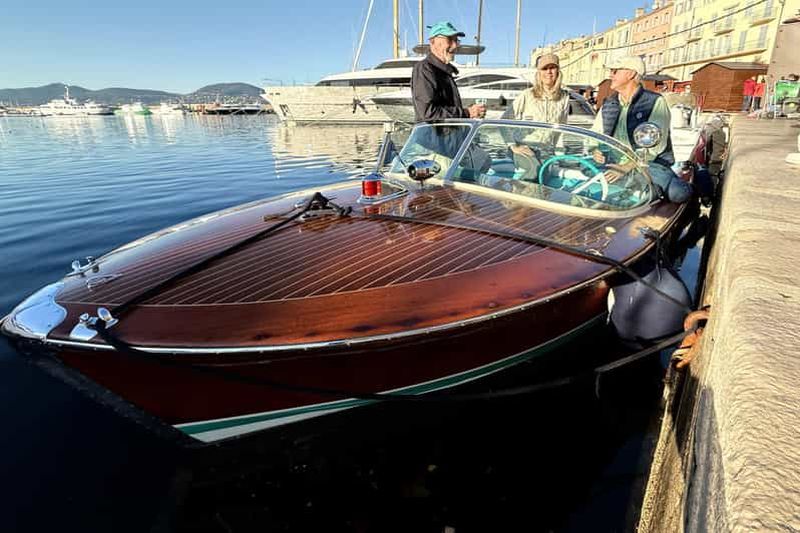 Saint-Tropez : tour en bateau privé classique RIVA