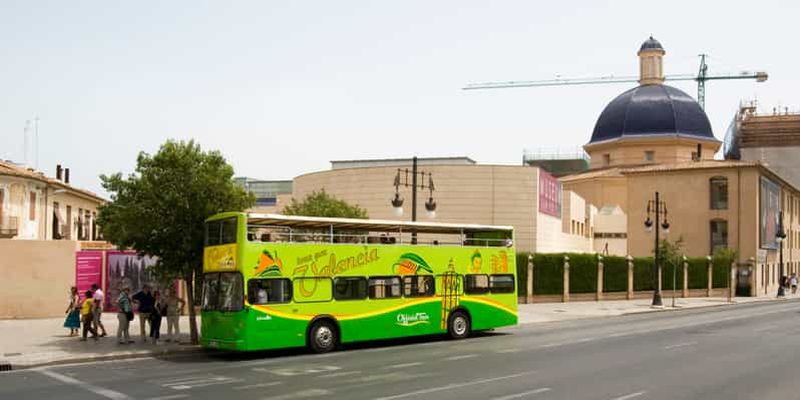 Valence : bus en arrêts à arrêts multiples bus à arrêts multiples bus vert