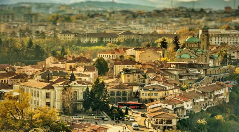 Excursion d'une journée de Bucarest à Veliko Tarnovo : VISITE PREMIUM en petit groupe