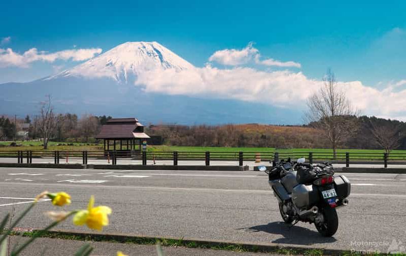 Au départ de Tokyo : visite privée en moto - Fuji, Hakone, Onsen