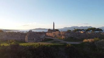 Égine : musée archéologique, temple d'Apollon et centre-ville