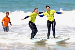 Jeffreys Bay : Apprendre à surfer en groupe