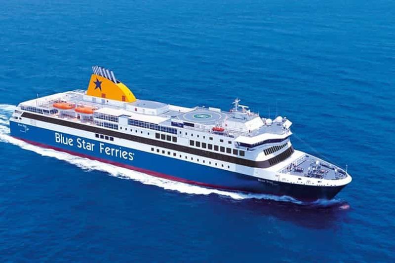 Santorin : billet de ferry pour Paros ou Naxos avec prise en charge à l'hôtel