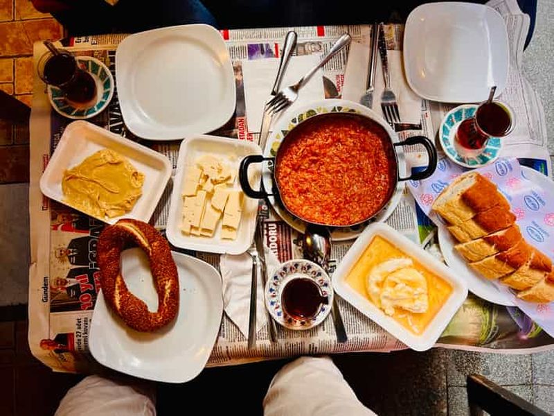 Istanbul : Visite guidée de la gastronomie avec traversée en ferry et dégustations