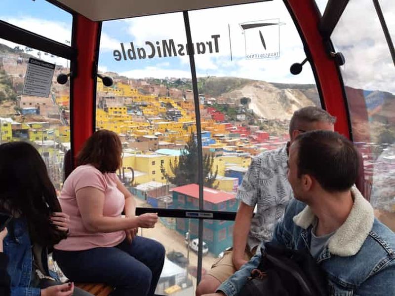 Bogotá : téléphérique vers le plus grand bidonville de Bogotá, El Paraiso