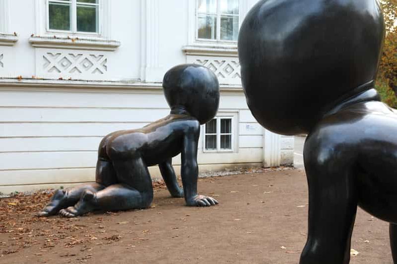 Visite d'art contemporain à Prague : les œuvres de David Černý
