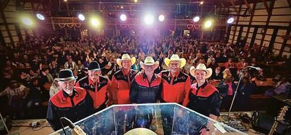 Rapid City : Visite du Mont Rushmore et des Black Hills avec repas et spectacle