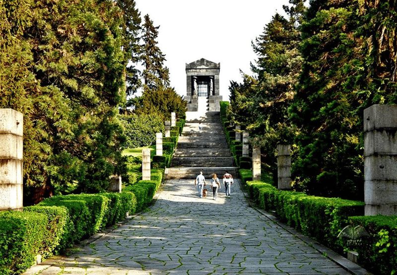 Tour de la montagne Avala