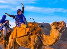 Marrakech : balade en chameau dans le désert d'Agafay et dîner-spectacle