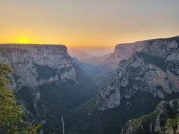 Explorez Zagori et les gorges de Vikos : randonnée de 5 jours depuis Athènes
