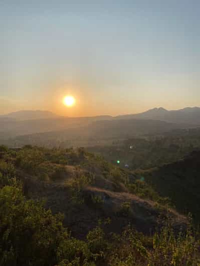 Arusha : promenade à l'heure dorée et point de vue sur le coucher de soleil sur le mont Meru